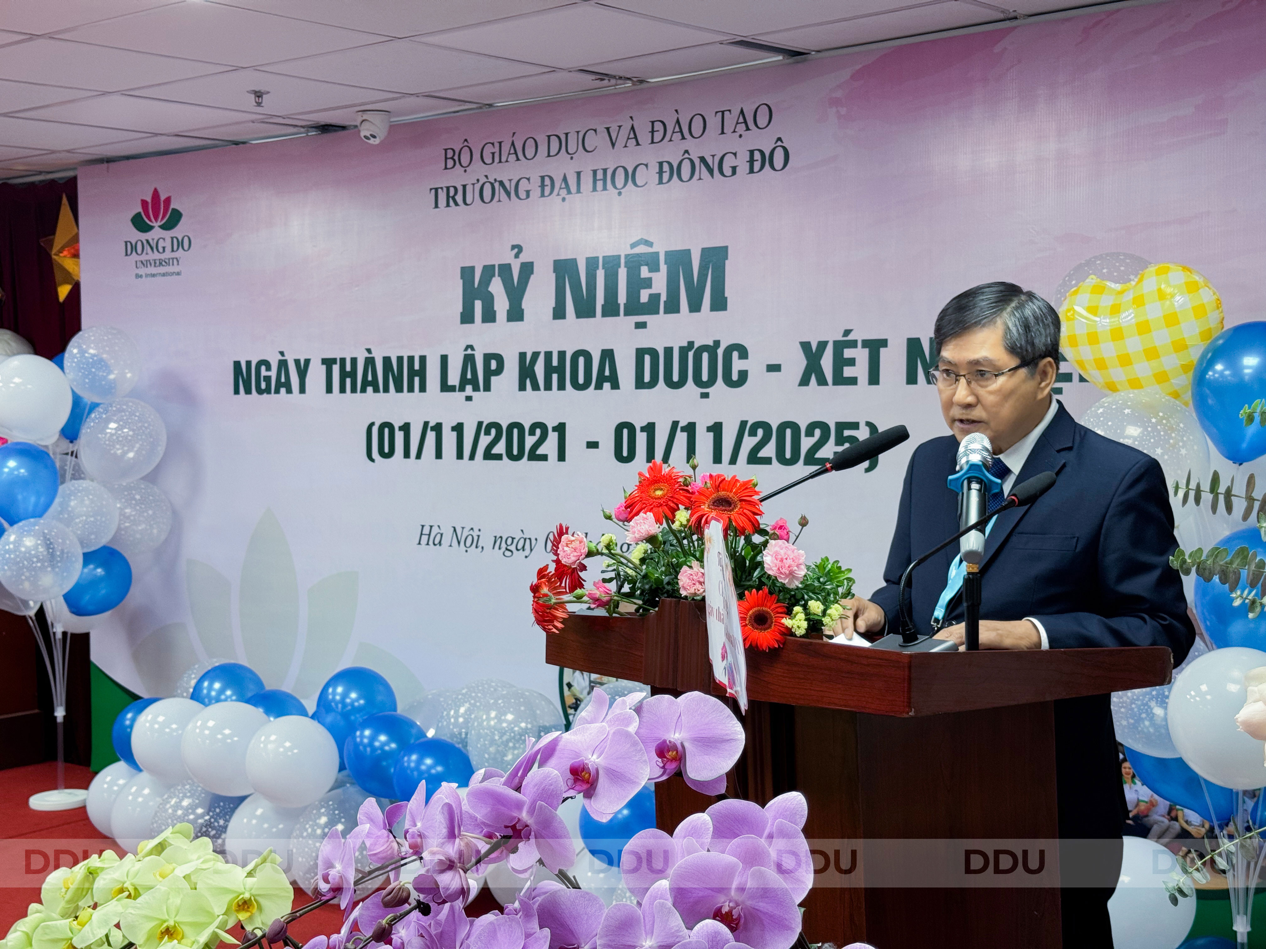 Thầy Hoàng Duy Hiển – Phó Trưởng Khoa Dược – Xét nghiệm phát biểu khai mạc