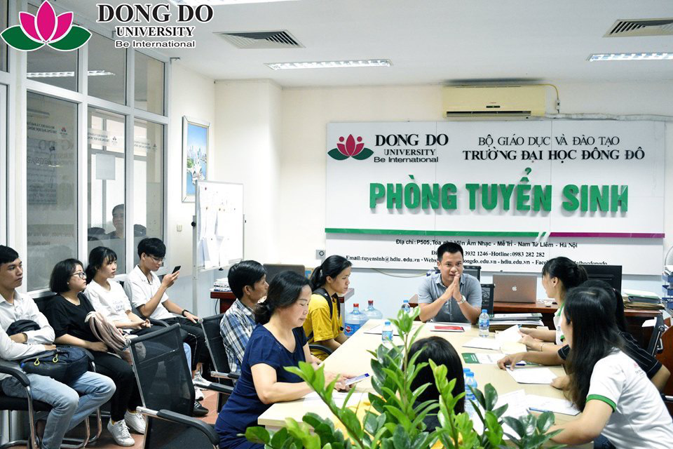 Trường Đại học Đông Đô: Tân sinh viên K24 háo hức ngày nhập học đợt 1