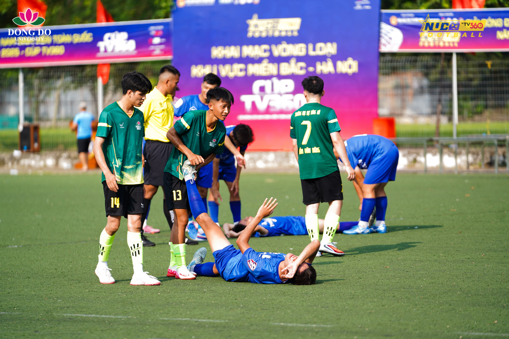 Tinh thần Fair-Play được các cầu thủ Đông Đô thể hiện tại giải đấu