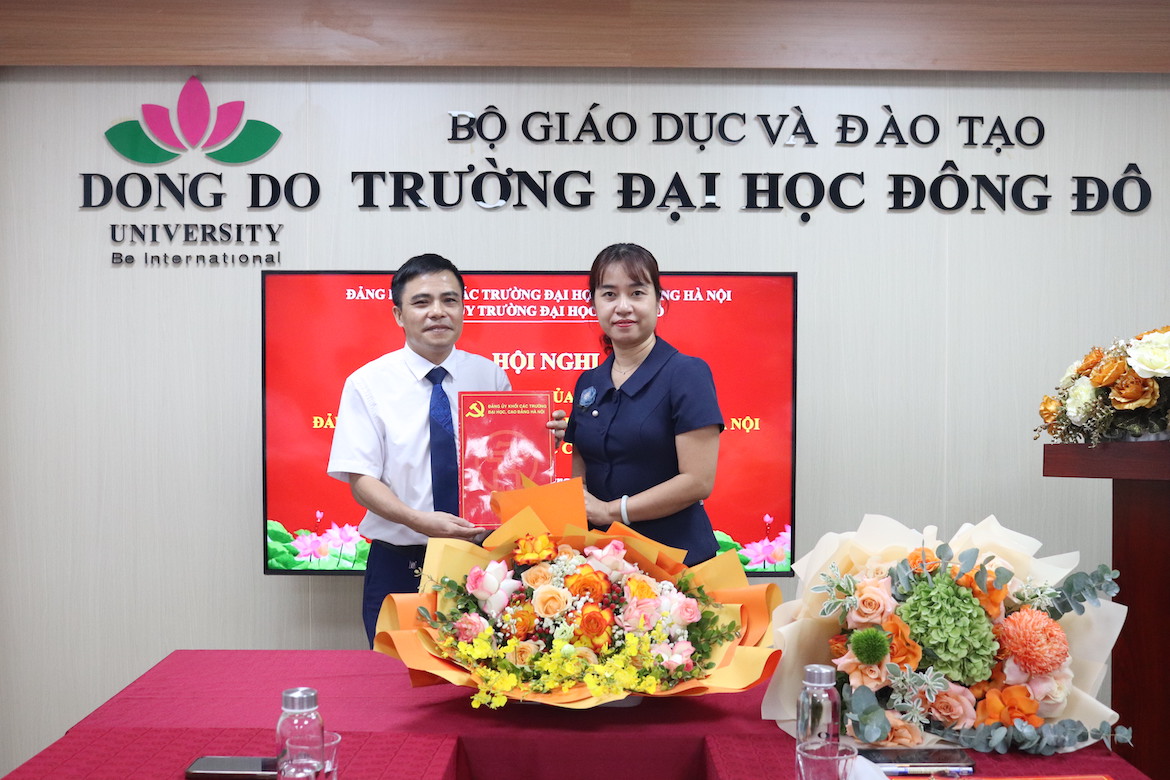 Hội nghị công bố quyết định chuẩn y chức vụ Phó Bí thư Đảng ủy Trường Đại học Đông Đô nhiệm kỳ 2020-2025