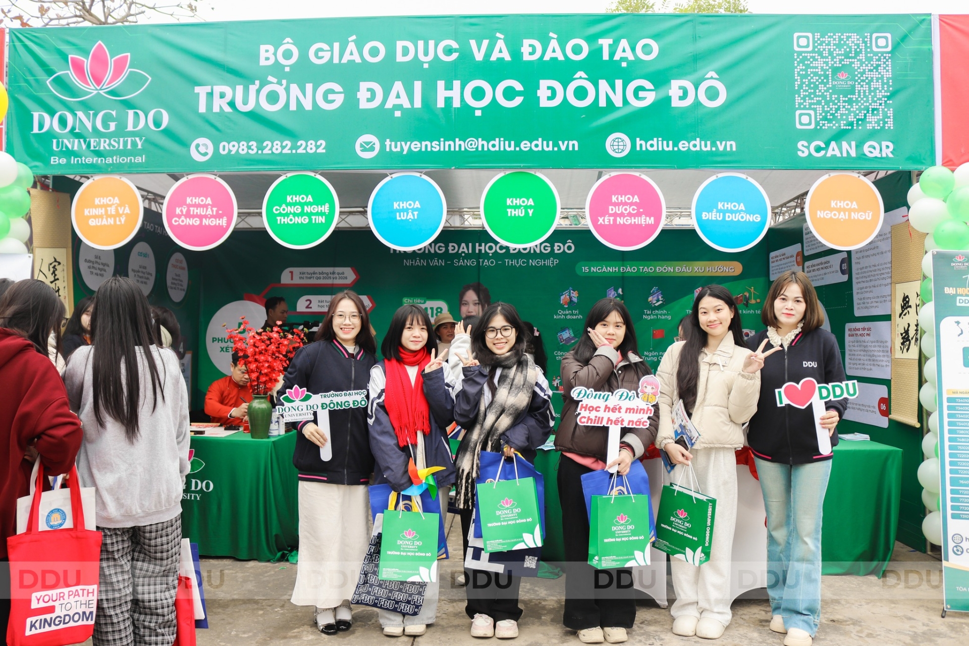 truong-dai-hoc-dong-do-do-bo-ngay-hoi-tu-van-tuyen-sinh-huong-nghiep-2026-tai-dai-hoc-bach-khoa-ha-noi