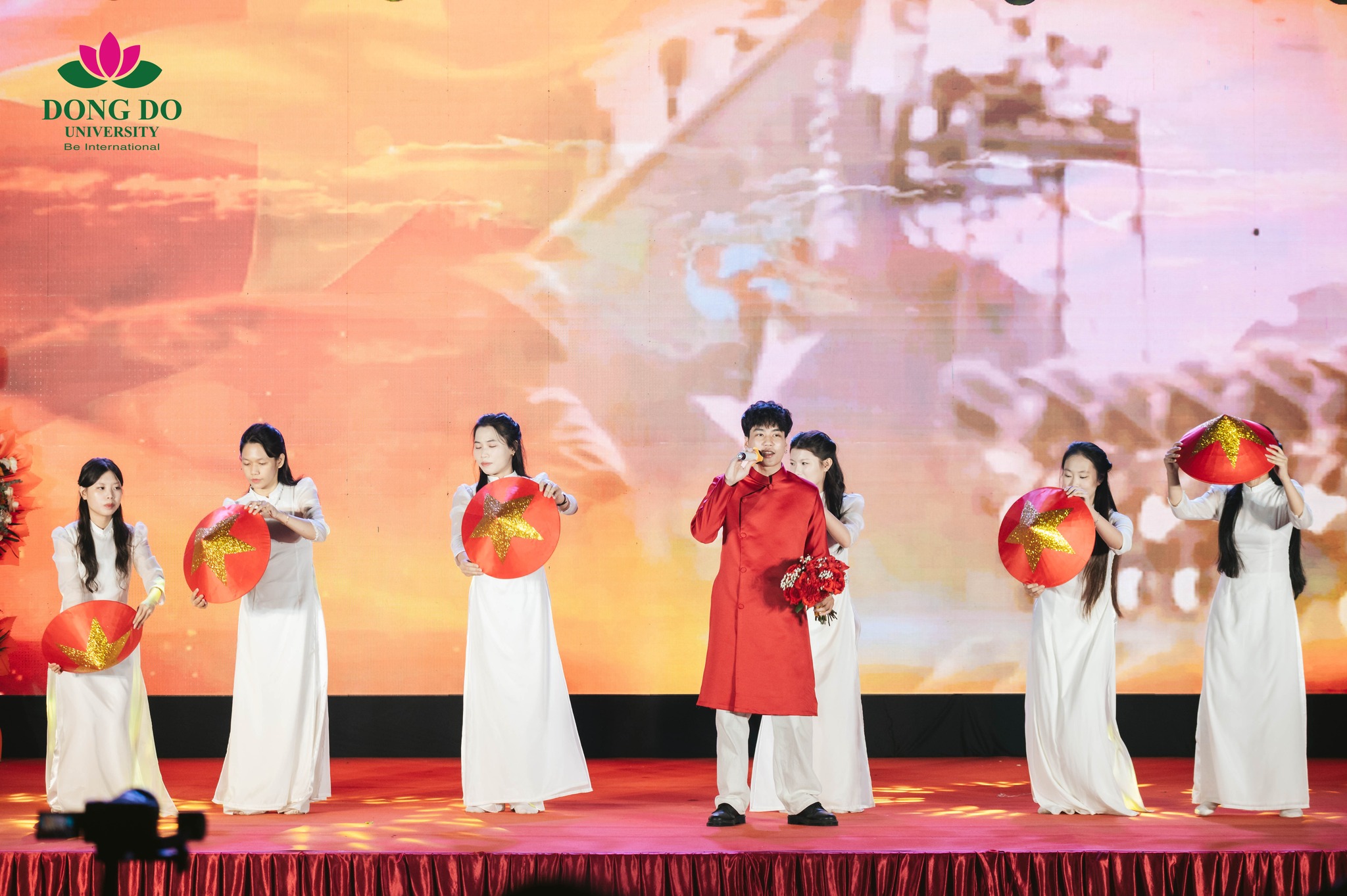 Sinh vi&ecirc;n Khoa Dược &ndash; X&eacute;t nghiệm &ndash; &ldquo;Viết tiếp c&acirc;u chuyện H&ograve;a B&igrave;nh&rdquo;