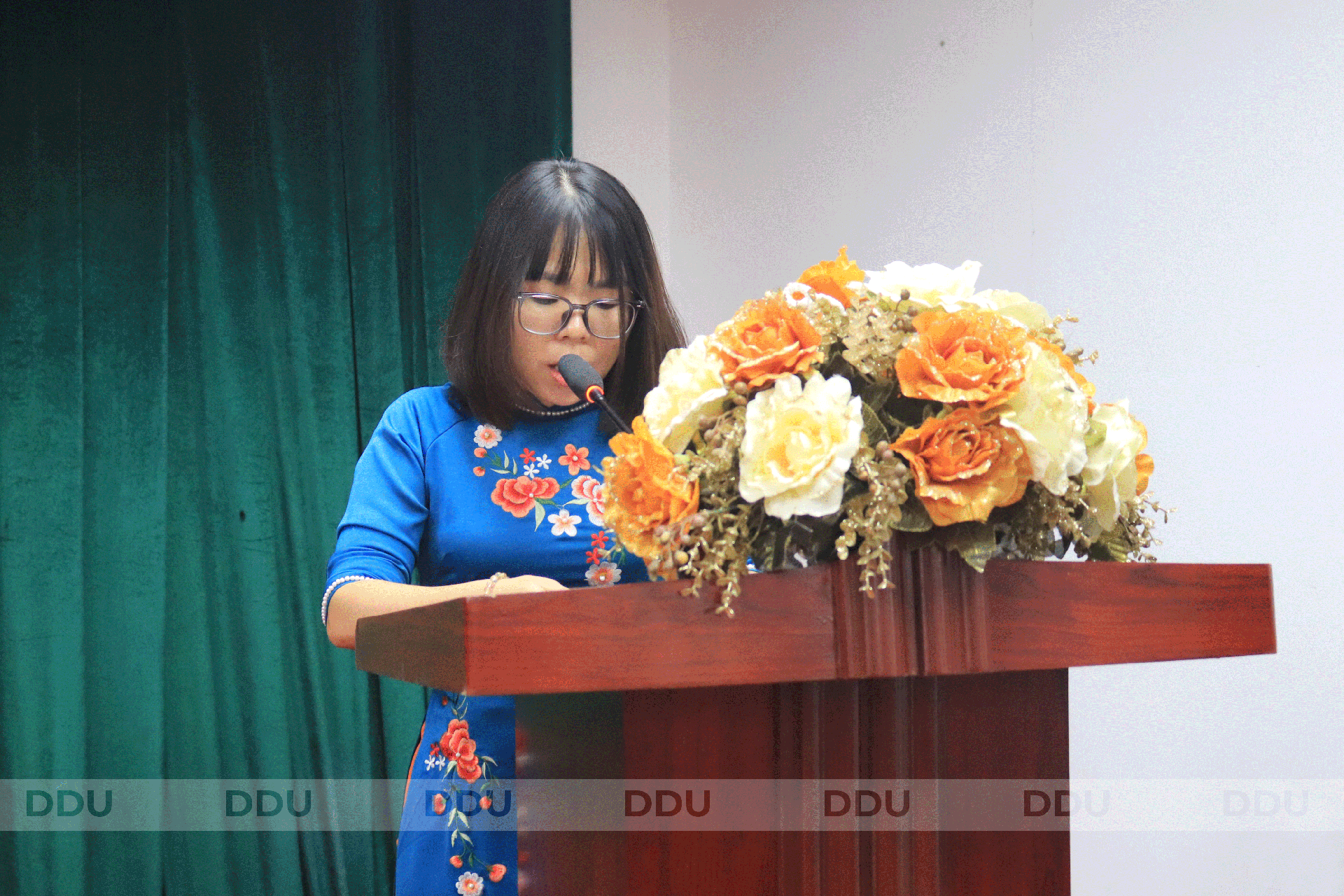 c&ocirc; Dương Thị Kim Huệ &ndash; Ph&oacute; Trưởng khoa Ngoại ngữ gửi lời dặn d&ograve; tới c&aacute;c bạn