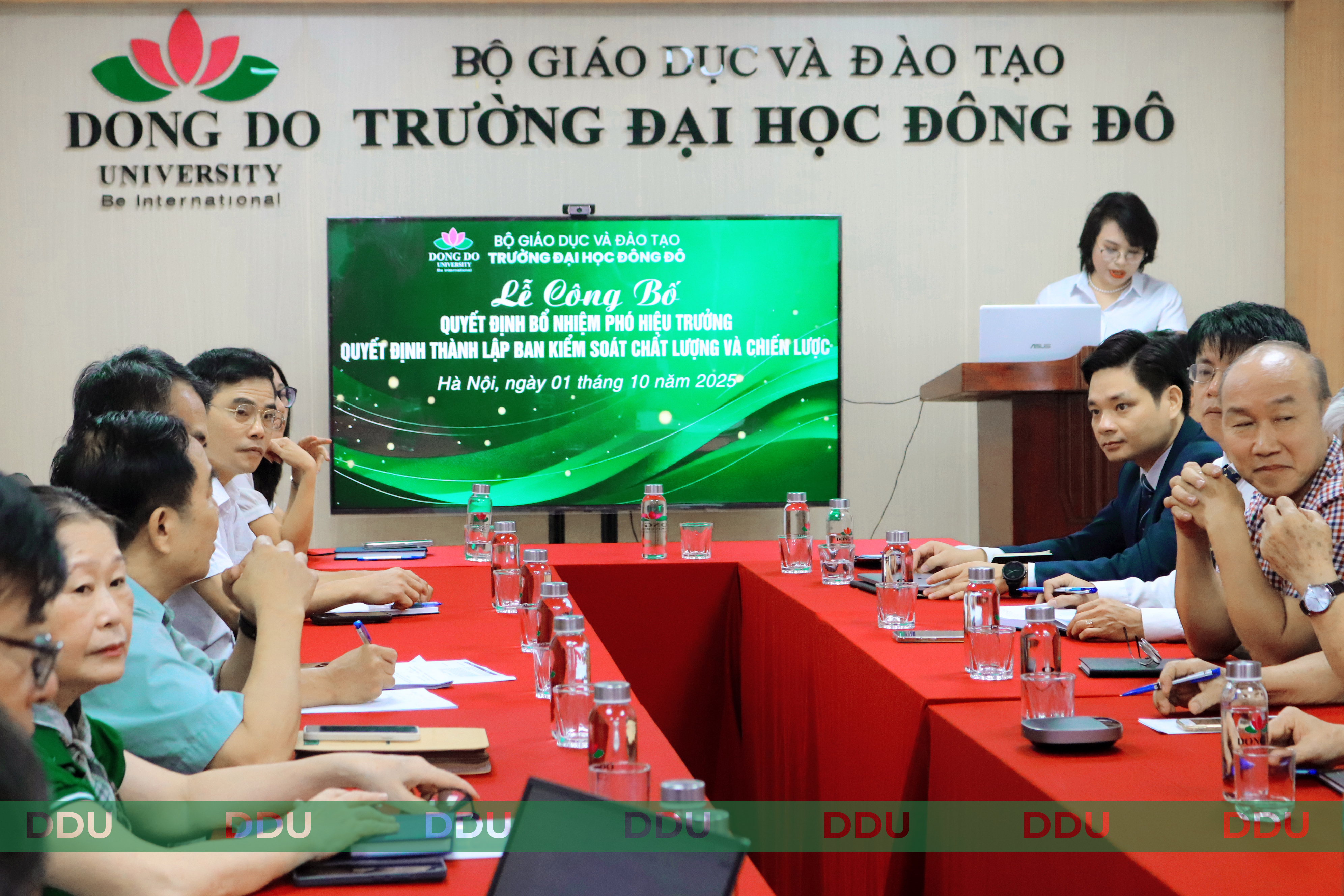 Trường Đại học Đ&ocirc;ng Đ&ocirc; trao quyết định bổ nhiệm t&acirc;n Ph&oacute; Hiệu trưởng v&agrave; c&ocirc;ng bố th&agrave;nh lập Ban Kiểm so&aacute;t Chất lượng & Chiến lược