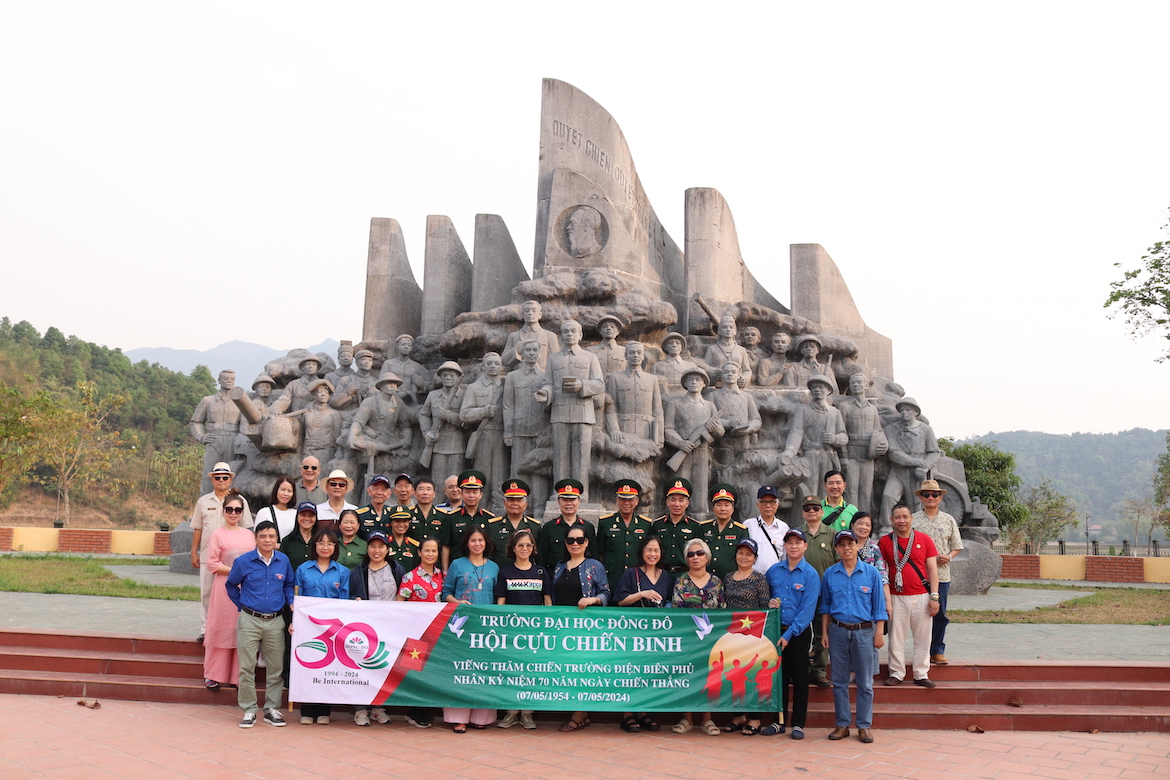 hoi-cuu-chien-binh-truong-dai-hoc-dong-do-vieng-tham-chien-truong-dien-bien-phu-nhan-dip-ky-niem-70-nam-ngay-chien-thang
