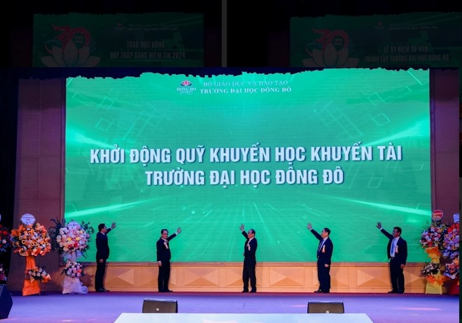 bao-an-ninh-thu-do-trang-trong-tu-hao-le-ky-niem-30-nam-thanh-lap-truong-dai-hoc-dong-do