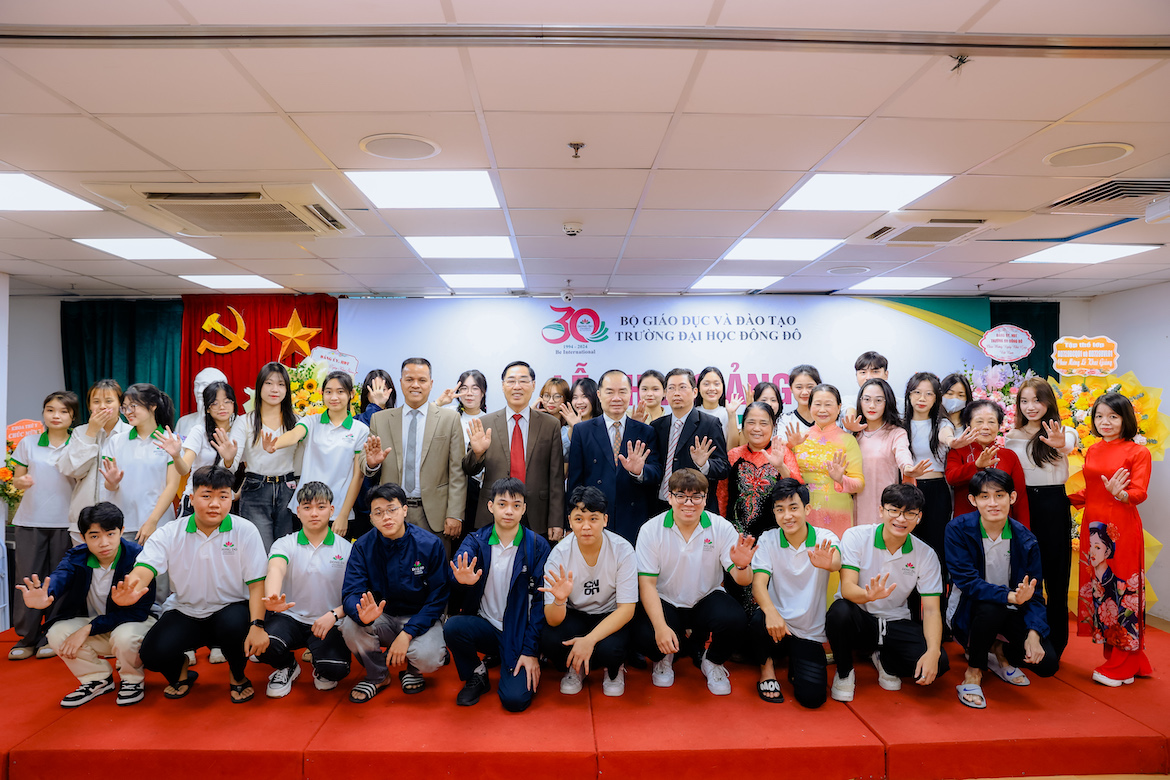 gioi-thieu-nganh-thuong-mai-dien-tu