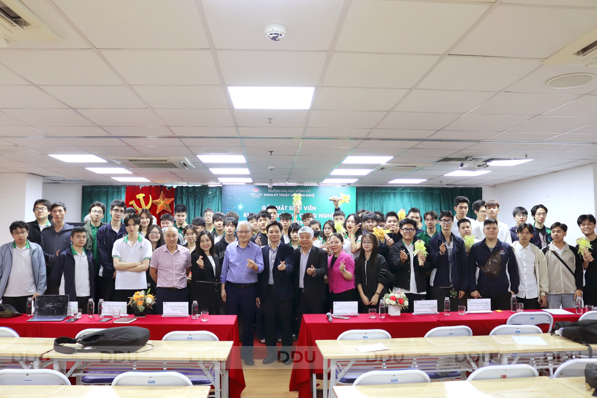 khoi-dong-nam-hoc-moi-cung-khoa-ky-thuat-va-cong-nghe