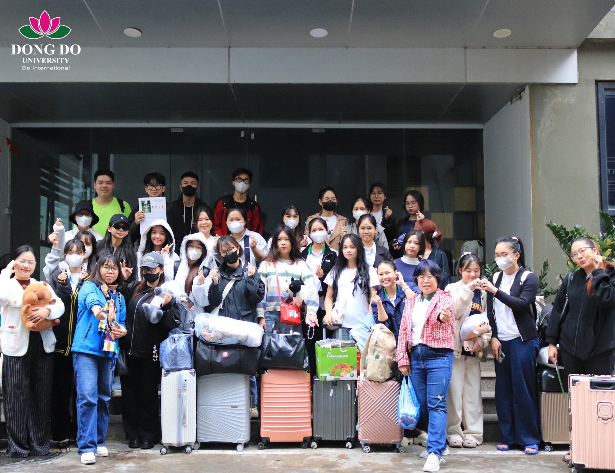 sinh-vien-khoa-27-nganh-ngon-ngu-trung-quoc-khoi-dong-hanh-trinh-thuc-tap-tai-nha-may-wistron-infocomm-ninh-binh