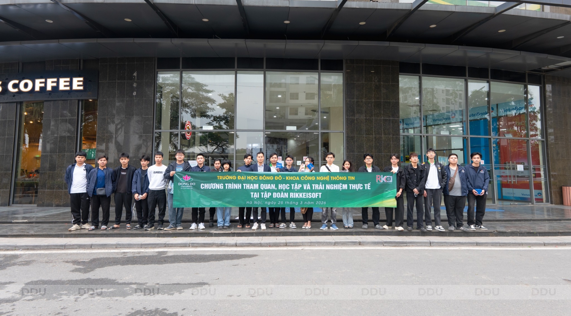 hanh-trinh-trai-nghiem-thuc-te-co-hoi-nghe-nghiep-rong-mo-tai-tap-doan-rikkei-soft-cua-sinh-vien-nganh-cong-nghe-thong-tin